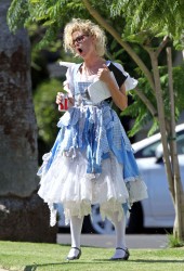 JULIE BOWEN