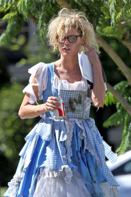 JULIE BOWEN