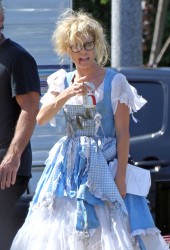 JULIE BOWEN