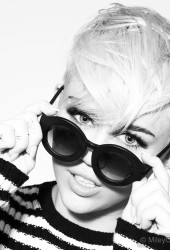 MILEY CYRUS
