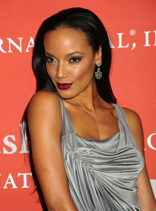 SELITA EBANKS