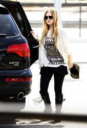 AVRIL LAVIGNE