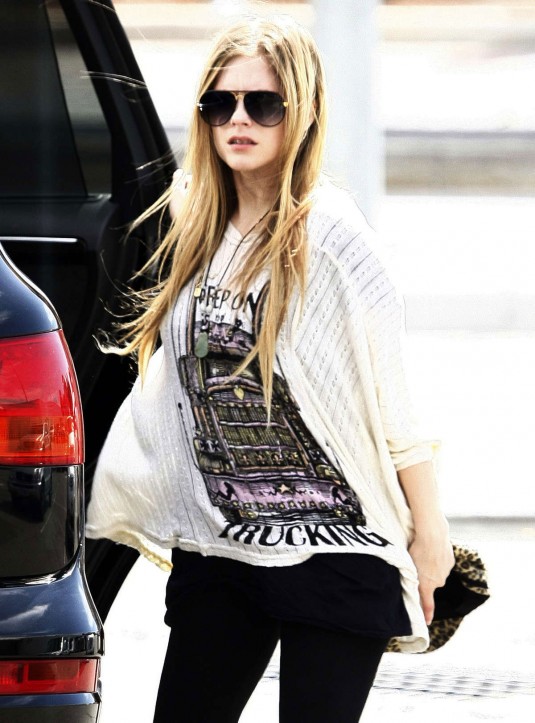 AVRIL LAVIGNE