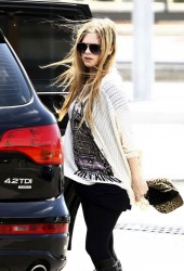 AVRIL LAVIGNE