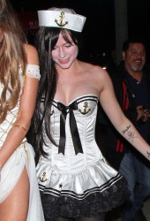 AVRIL LAVIGNE