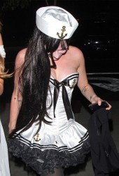 AVRIL LAVIGNE