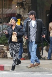 JENNIE GARTH and Luke Perry