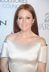 JULIANNE MOORE