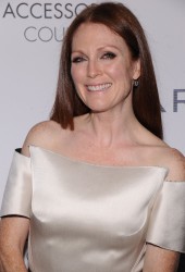 JULIANNE MOORE