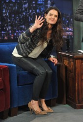 KATIE HOLMES