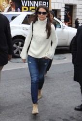 KATIE HOLMES
