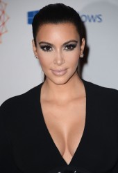 KIM KARDASHIAN