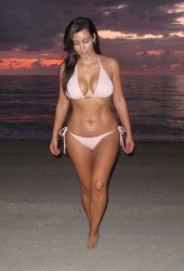 KIM KARDASHIAN