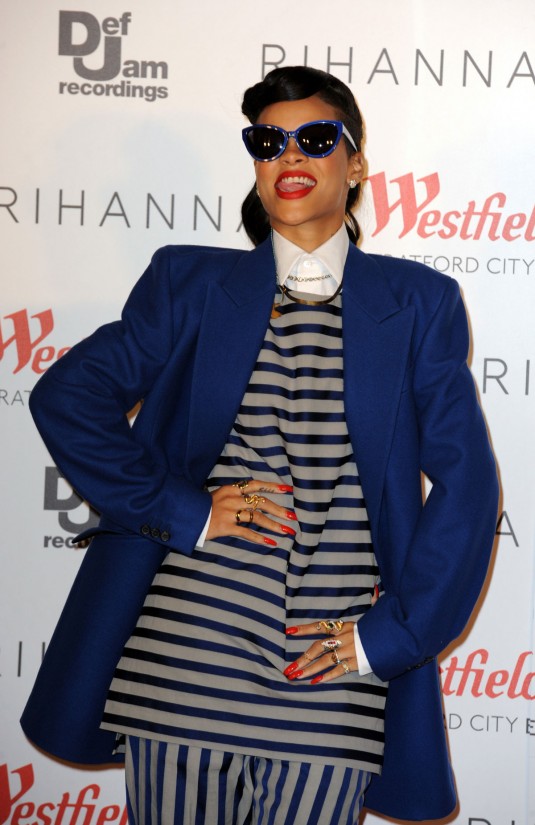 RIHANNA Switches on the Christmas Lights at Westfield Stratford in ...