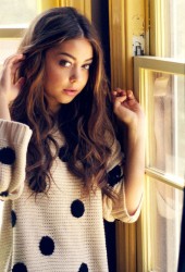 SARAH HYLAND
