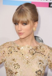 TAYLOR SWIFT