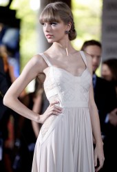TAYLOR SWIFT