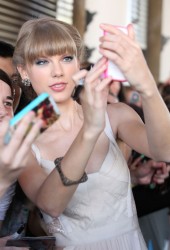 TAYLOR SWIFT