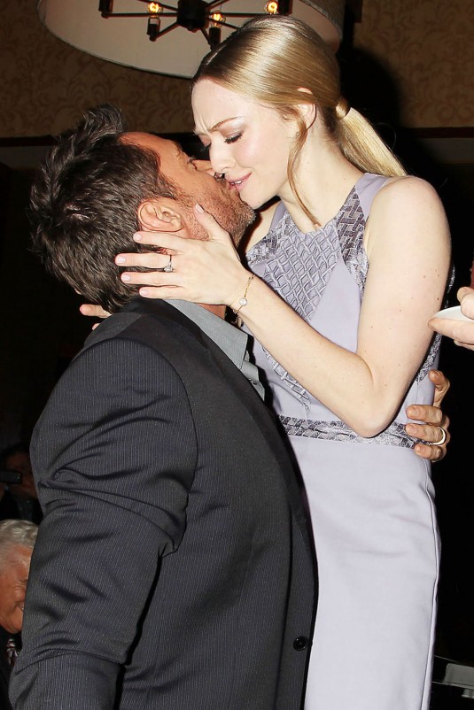 AMANDA SEYFIRED and Hugh Jackman