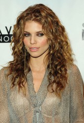 ANNALYNNE McCORD