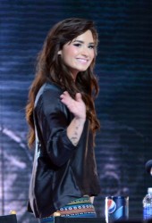 DEMI LOVATO