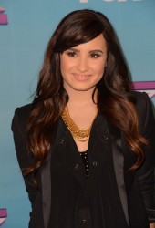 DEMI LOVATO