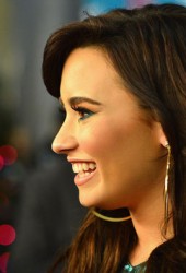 DEMI LOVATO