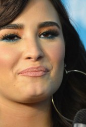DEMI LOVATO