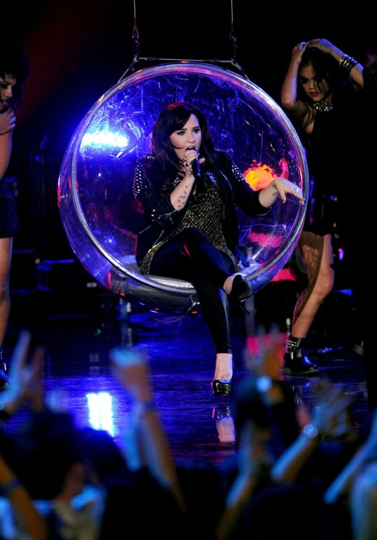 DEMI LOVATO