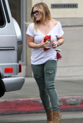 HILARY DUFF