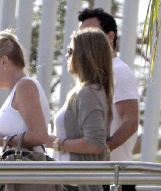 JENNIFER ANISTON