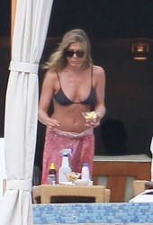 JENNIFER ANISTON