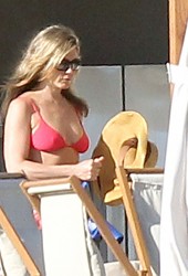 JENNIFER ANISTON