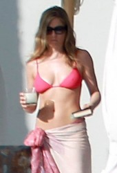 JENNIFER ANISTON