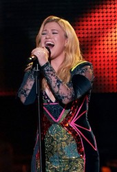KELLY CLARKSON