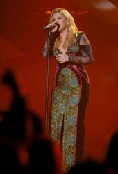 KELLY CLARKSON