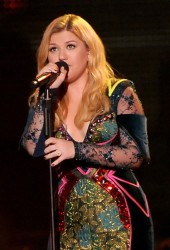 KELLY CLARKSON