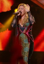 KELLY CLARKSON
