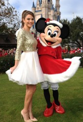 MARIA MENOUNOS