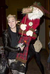 MILEY CYRUS