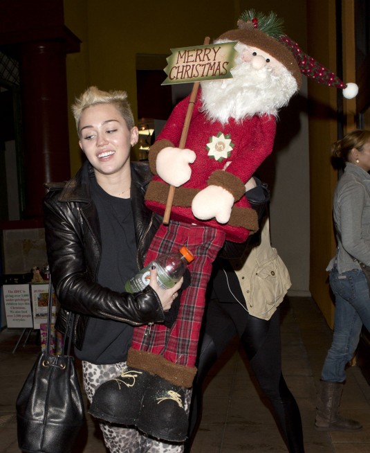 MILEY CYRUS