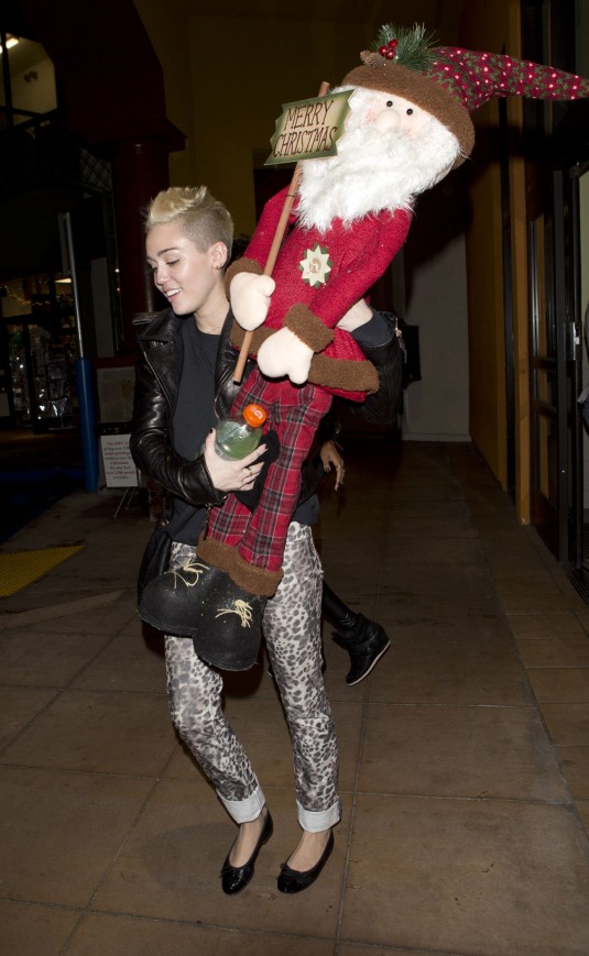 MILEY CYRUS