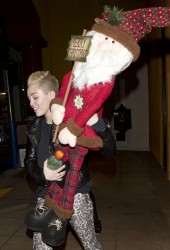 MILEY CYRUS