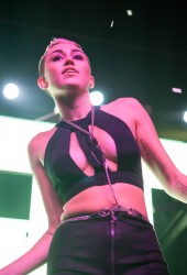 MILEY CYRUS