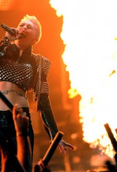 MILEY CYRUS