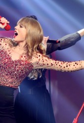 TAYLOR SWIFT