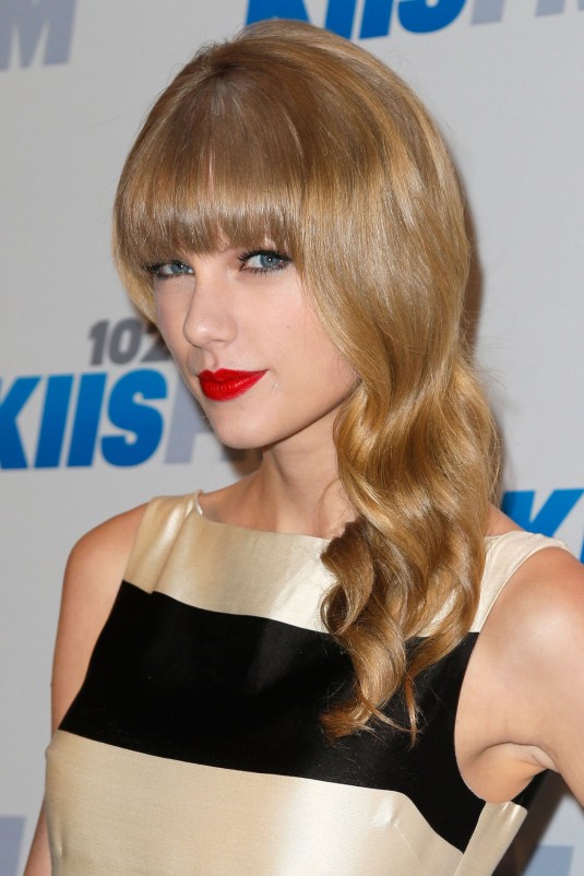 TAYLOR SWIFT