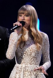 TAYLOR SWIFT