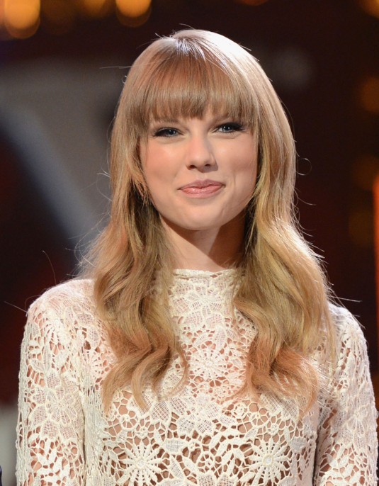 TAYLOR SWIFT