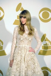 TAYLOR SWIFT